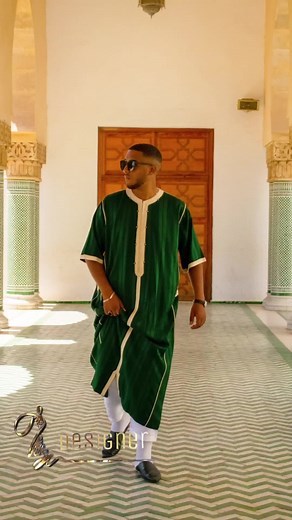 جديد قفطان🎁💯 zdesigner🔥 لخصاتو شي حاجة مرحبا🥰💝مرحبا بكم لجديد🔥💯👍 🇲🇦...@z.designre sinArteste :@eldaibesPhotography: @karime_ziouani Makeup:makeup.by.wissal #لباس__تقليدي #للنساء_والرجال #instagram #instagood #instafashion #instablackandwhite #instagramreels #instagram #instacars #photography #photograph #photography