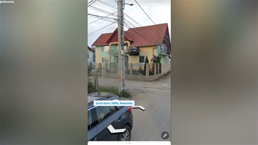 La sorpresa que cualquiera se puede encontrar en Google Maps: esta casa tiene incrustado un coche en la fachada