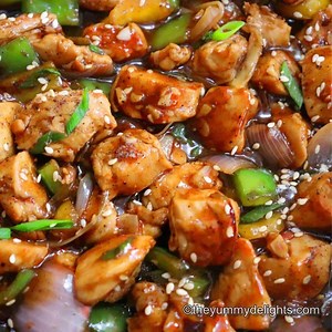 Black Pepper Chicken Stir-Fry - The Yummy Delights