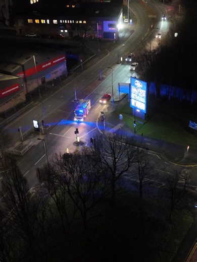While flying my drone, I missed a 4 pump and 1 ladder truck turn out to an automatic building alarm in the city centre of Manchester, but I managed to get this footage for you all. #manchester #fire #city #emergency #fyp