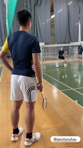 (2) Coach Chou Tien Chen sharing his skills 🏸💡 Coach on duty 💼 Badminton expertise knows no borders 🌏 📸repairment123 #badminton | Badminton4YOU