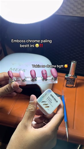 Udah ga diraguin lagi sih buat emboss chrome ini mah 😭 #embos #nailart #painting