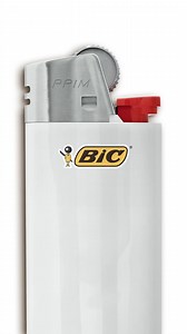 Com os Isqueiros BIC Maxi, você tem a chama da economia e a durabilidade que fazem a diferença. Cada isqueiro acende até 3 mil vezes, além de contar com 10 cores para combinar com o seu estilo! 🔥 #BICBrasil #SeuBICÉSóSeu | BIC Brasil