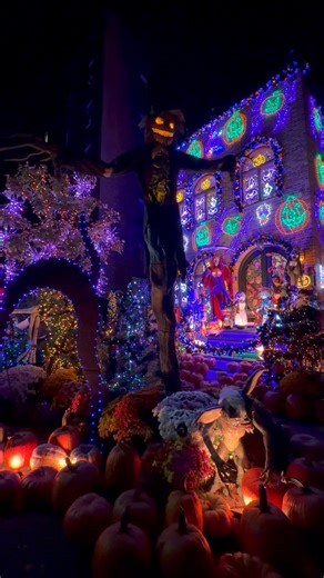 New York City’s Best Halloween House Decorations in Bay Ridge Brooklyn Address: 635 79th street Brooklyn NY #halloween #thenycwalkingshow | The NYC Walking Show