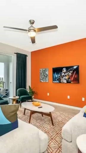 ✨🏡 Your Orlando Getaway Awaits! ✨ Discover this brand-new 2BR/2BA condo at Storey Lake Resort, just minutes from Disney, Disney Springs, shopping & more. 🎢🛍️ 🛏 King suite twin bedroom sofa bed (perfect for families) 🏊 Resort clubhouse with 2 pools, lazy river, gym, restaurant & more 🌴 Designed for comfort, relaxation & fun Book your next adventure with DeconovaVacation.com and make magical memories in Orlando! 💫 . . . . . . . . . #DeconovaVacation #StoreyLakeResort #DisneyVacation #Family