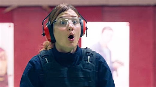 女:反正也不是我的，干脆毁了他