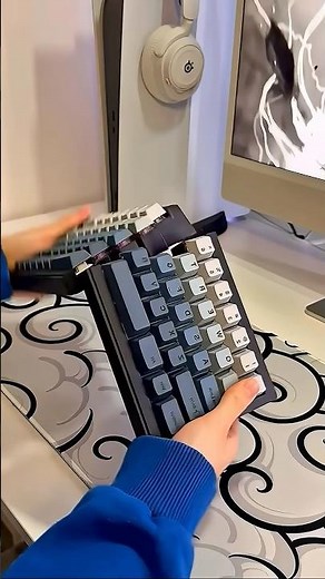 Is it BROKEN or NOT? 🤯⌨️ #keyboard #funny #comedy #satisfying