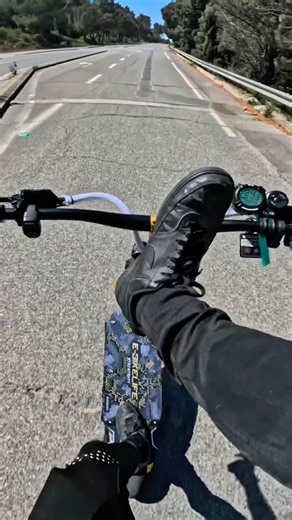Electric scooter wheelies, wow! #electricscooter #scooter #scooter