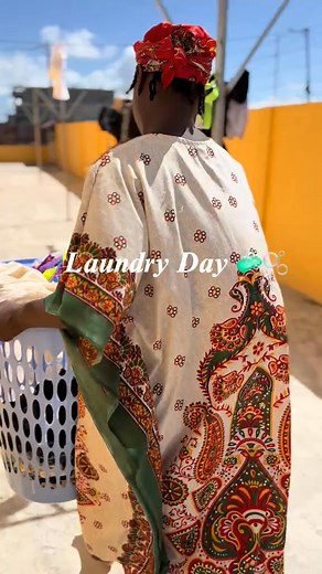 Come do laundry with me 🧺🇬🇾. A cleanse for my clothes and your timeline 🫧✨ #handwashingclothes #Guyanese #laundryday #fyp #therealediemarie | Therealediemarie