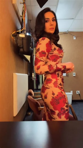 Araksya Karapetyan | Back to your regularly scheduled programming 📺 Back to the dresses, hair & makeup… #newyear #newworkweek💪 #letgo | Instagram