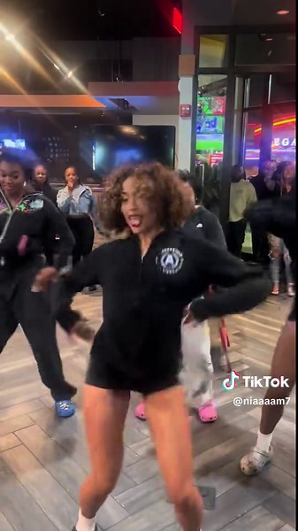 Cheer fun: Lively stomps and shakin' moves!