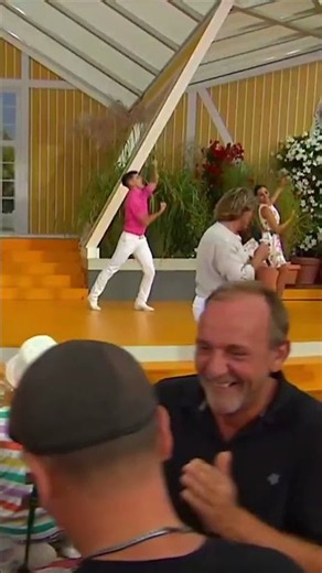 Hansi Hinterseer with Lebenslänglich mit Dir on Immer wieder sonntags 😍❤️ #schlager #shorts