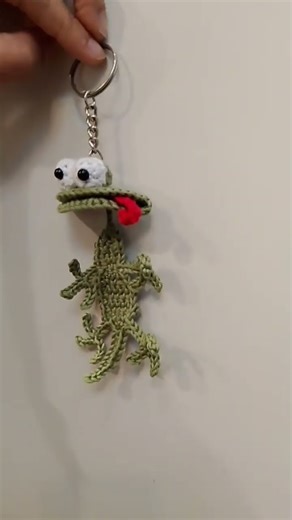 crochet frog keychain/keychains#crochet#keychains#crochetfrog#keychain