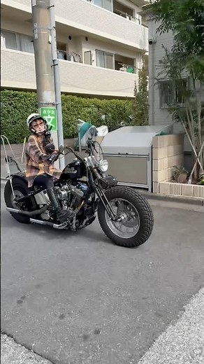 【バイク女子】ご機嫌ツーリングでピース✌️ #バイク女子 #ハーレー女子 #ツーリング女子 #ツーリング動画 #ソフテイル #ハーレー #ハーレーダビッドソン #softail #大型バイク女子