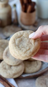 These Snickerdoodle Cookies feature a yummy cinnamon sugar coating with a soft and chewy interior, making them the perfect blend of sweet and spice. This treat is a dream for all cookie enthusiasts and cinnamon lovers alike! 🤎 Recipe in the comments 💕 | Pies and Tacos