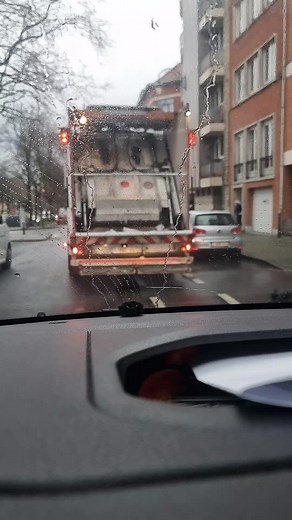 Garbage Truck Operations on Urban Streets