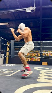 Peep the switch 👀 #boxingtechnique | Kid Austin