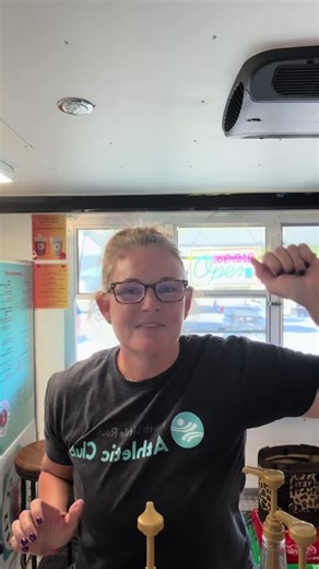 It’s THIRSTY THURSDAY!! Last week’s most popular drink was “The Howdy” and here is how we do it! Watch till the end to see how nicely the cold foam sit on this crowd favorite dirty soda. #thirstythursday #thebeveragekart