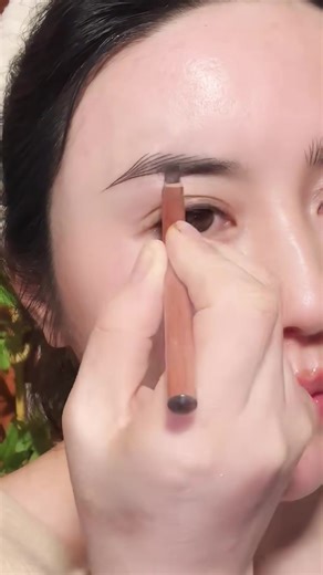 Beginners Eyebrow Tutorial: Perfect Your Eyebrows