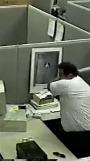 Man Destroy Computer (Full) #shorts #memes #trend #viral #10kviews