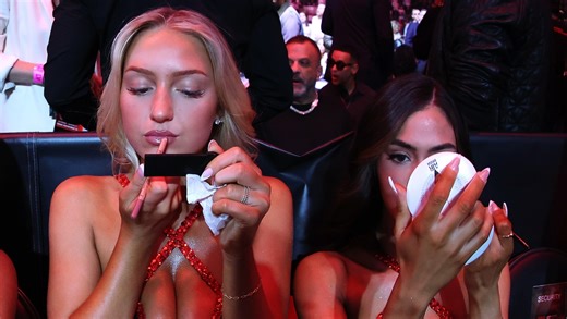 Ring Girl Sydney Thomas Sets Her Sights On Sports Illustrated Swimsuit