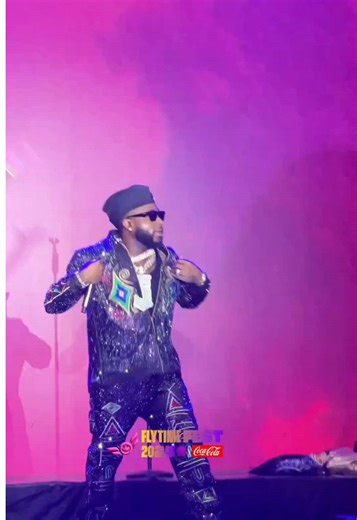 Davido Performs 'Dami Duro' at Flytime Fest