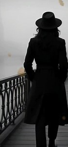 Mai treci din când în când..." ✍️ Lucia Guriță Într-o zi de Noiembrie ursuz, cu ploi și vânt, să ne relaxăm cu un videoclip minunat, realizat de producătorul muzical, Dorian Wilies. Mulțumim! Cu drag, pentru voi, prietenii noștri! | Lucia Guriță