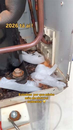 Breno Cesar on Instagram: "#arcondicionado#trabalho#humor"