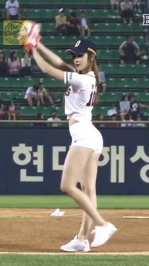 Beisbol Edits: A Collection of Baseball Moments