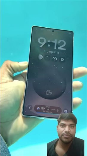 samsung mobile fully working in the water #smartphone #tech #techtok #technology #mobile #samsung