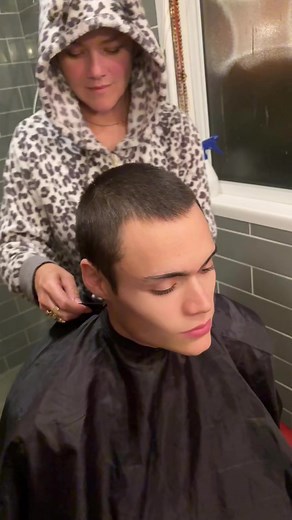 Bleached Buzz Cut: How to Get a Bleached Buzz Cut Safely