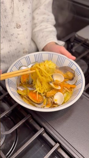 (✿) haemul jjamppong (korean spicy seafood noodle soup)