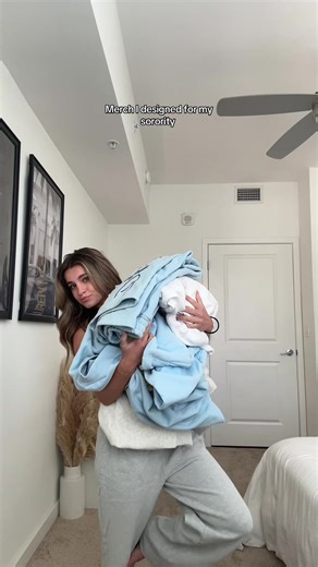 Love my job @UT Delta Gamma #deltagamma #sorority #OOTD #sororitymerch #fyp