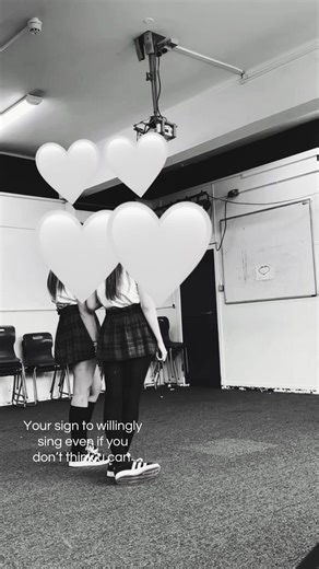 Exploring the Train Wreck Phenomenon in Singing