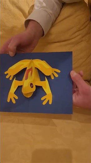 Yellow Armored FROGO this pop up frog is singing! #paperengineering #frog #popup #papercraft