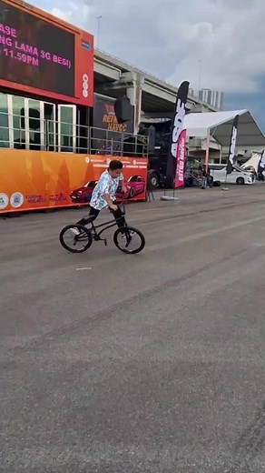 Done testing my 20inch Bike Frame setup Ares Ashura 15th Aniversary 😎🔥👍. Tq Daddy and Mommy making this happened ♥️♥️♥️😘 #aydenbambamflatlander #theflatschoolproject #bmxcentralsociety #mdg #bmxfamily #bmxmalaysia #rideon #bmxclinic #bmxflatland #bmxfreestyle #aresbikes #devise #xdizzy #thecurb #flatarts #chainminator #basikalkita #undernorthbmx #carnadabikes #olmenbmx #flatkids #flatlandkids | Ayden "BamBam" Flatlander