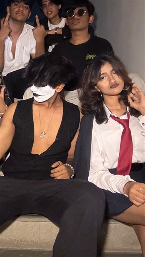 PD on Instagram: "Boo. . . . . . . . . . . . . . . . . . . . . . . . . . . . . . . . #trendingreels #explorepage #foryoupage #viralreels #viral #explore #fyp #instagram #halloween #halloweeninspo #halloweencostume #halloweenmakeupideas #halloween2025🧟‍♀️☠️👻🕸️🕷️🦇🎃 #gym #halloweentrastions #transition"