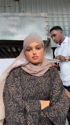 Beautiful Golden Birthday Cake Ideas for Your Celebration