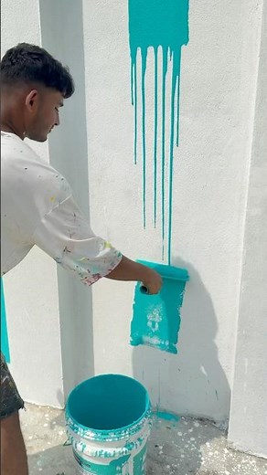 Outside painting green collor fast cort 🏡#wallpaiting #homedecor #wallart