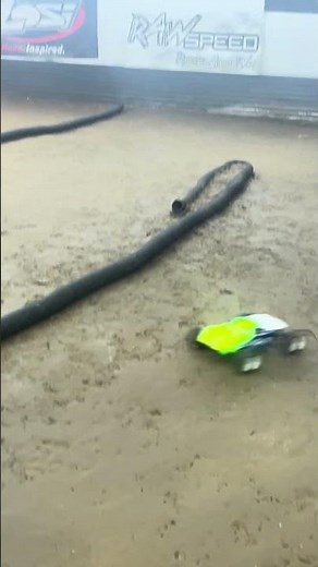 Roy Esckelson in his 13.5t Stadium Truck hitting some laps