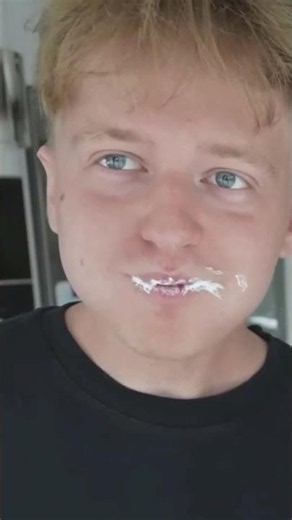 Moon a Nudlička súťažili v jedení šľahačky... 😂💀#shorts