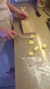 Making gnocchi using a gnocchi board