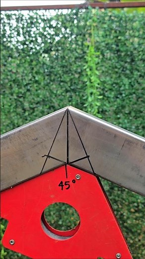 technique of making the roof frame for a 45-degree inclined angle