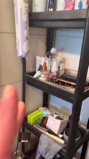 Unbezahlte Werbung da Markennennung Wenn ihr die Möglichkeit habt, nehmt KEIN offenes Regal fürs Bad! #badezimmer #cleantok