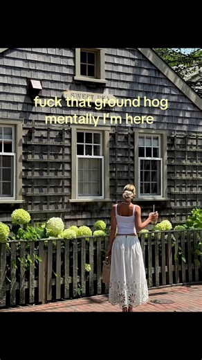 Create Your Coastal Style Mood Board for Summer