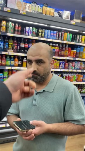 Zekauk on Instagram: "2 piece of shit 💩 Wasn’t paying me for 2 days work First day 9.5h work Second day 11h work I had to talk to them like shit to get my money 💰"