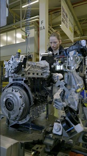 Discover the M engine assembly line at the Cléon plant! ⚙️ #Shorts