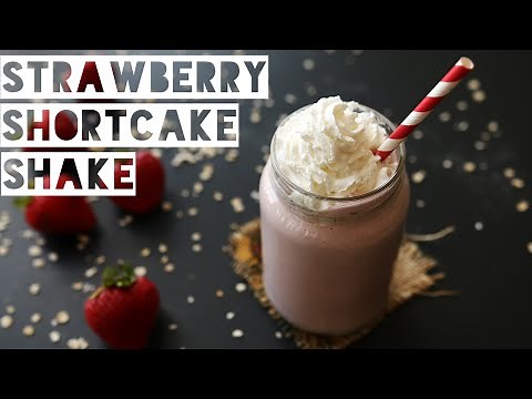 How To Make a Healthy Strawberry Shortcake Protein Shake | Low Calorie Strawberry Shortcake Smoothie