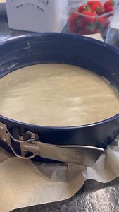 491K views · 3.8K reactions | Cremiger Erdbeer-Himbeer Cheesecake...