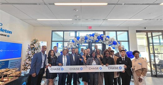 Chase Bank holds grand opening of Mableton branch